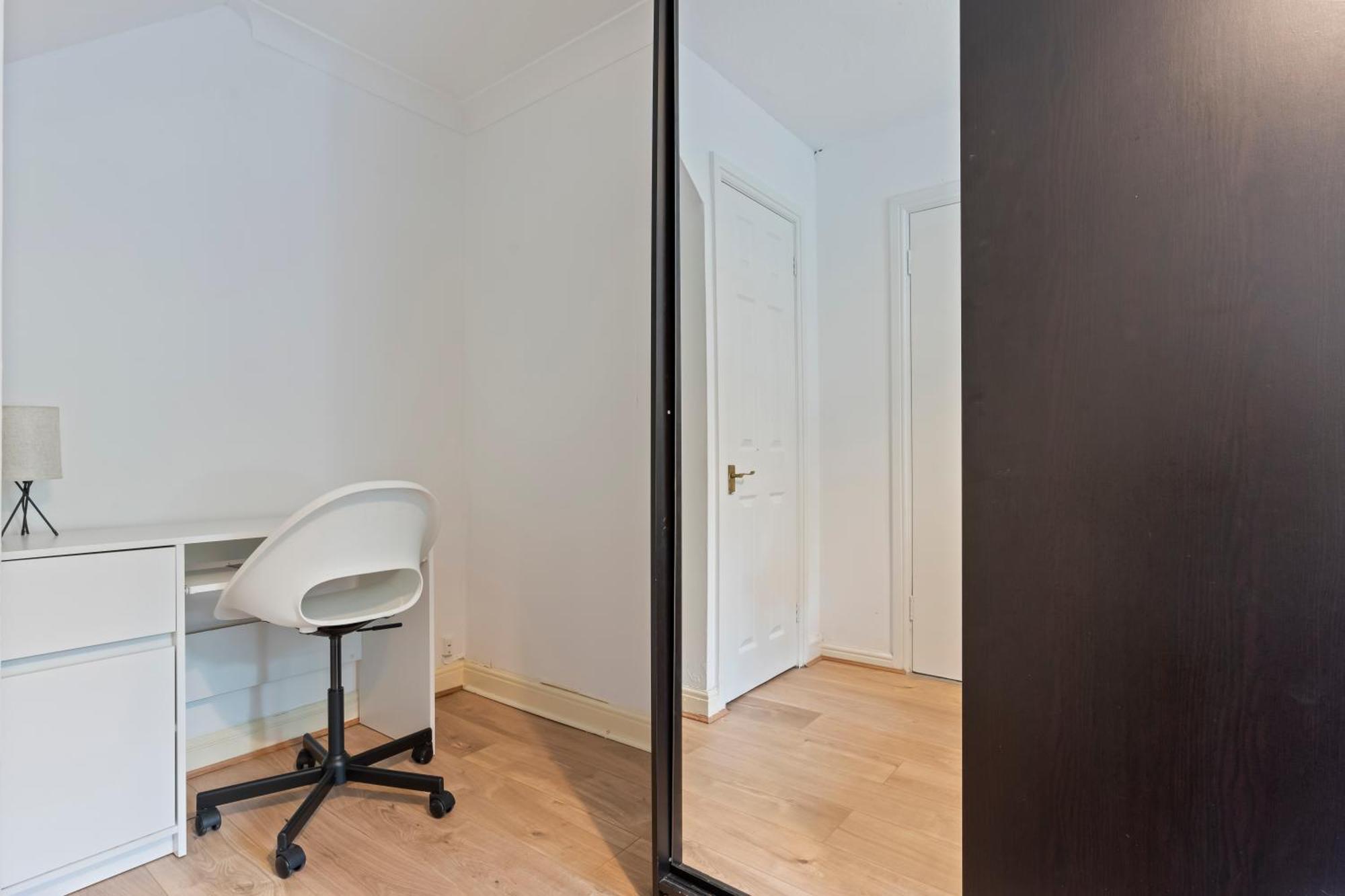 Lovely 4Br House In The City With Parking London Exterior photo